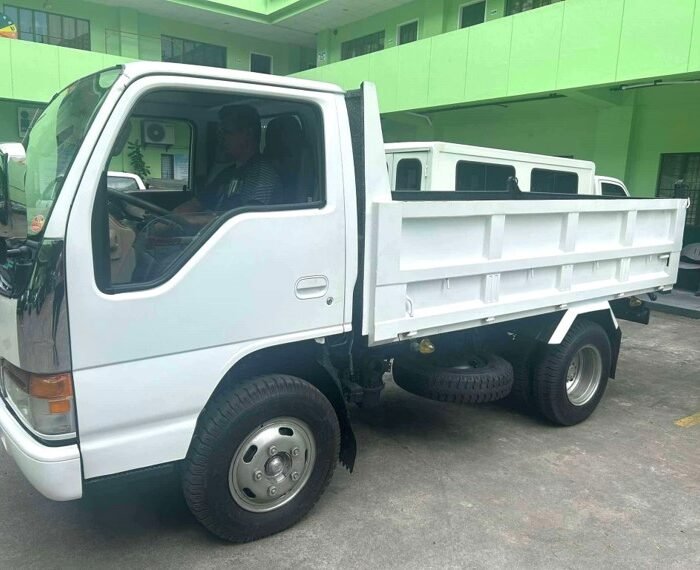 Surplus Isuzu Mini Dump Track