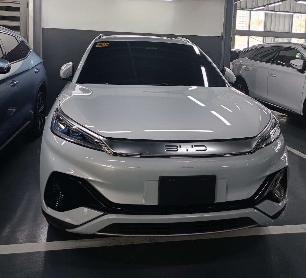 BYD Atto 3 Premium – side view