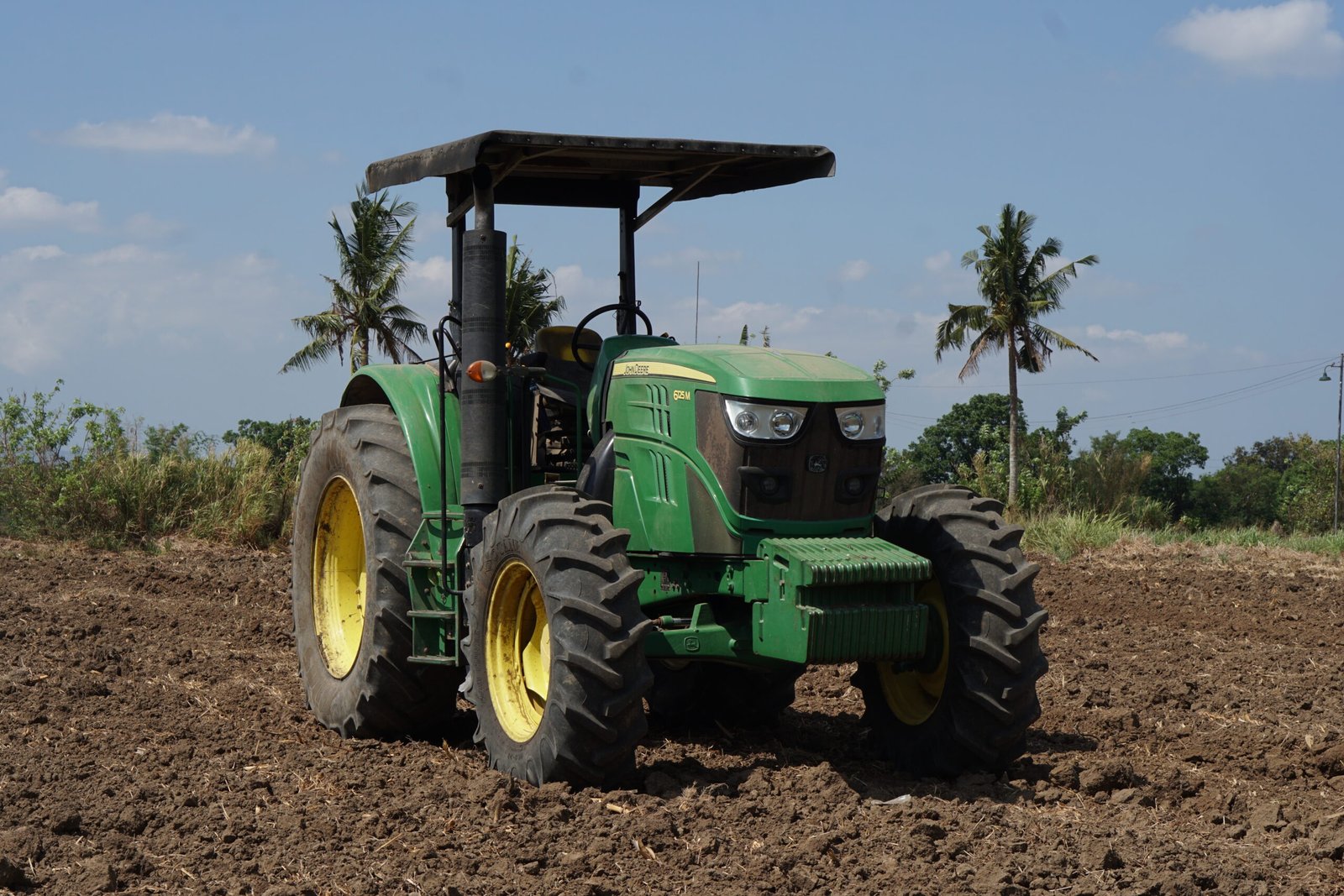 John Deere Tractor 110HP