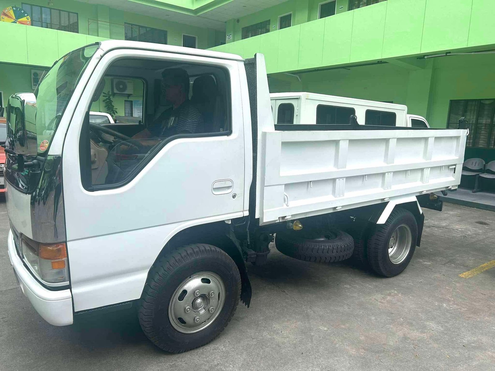 Surplus Isuzu Mini Dump Truck