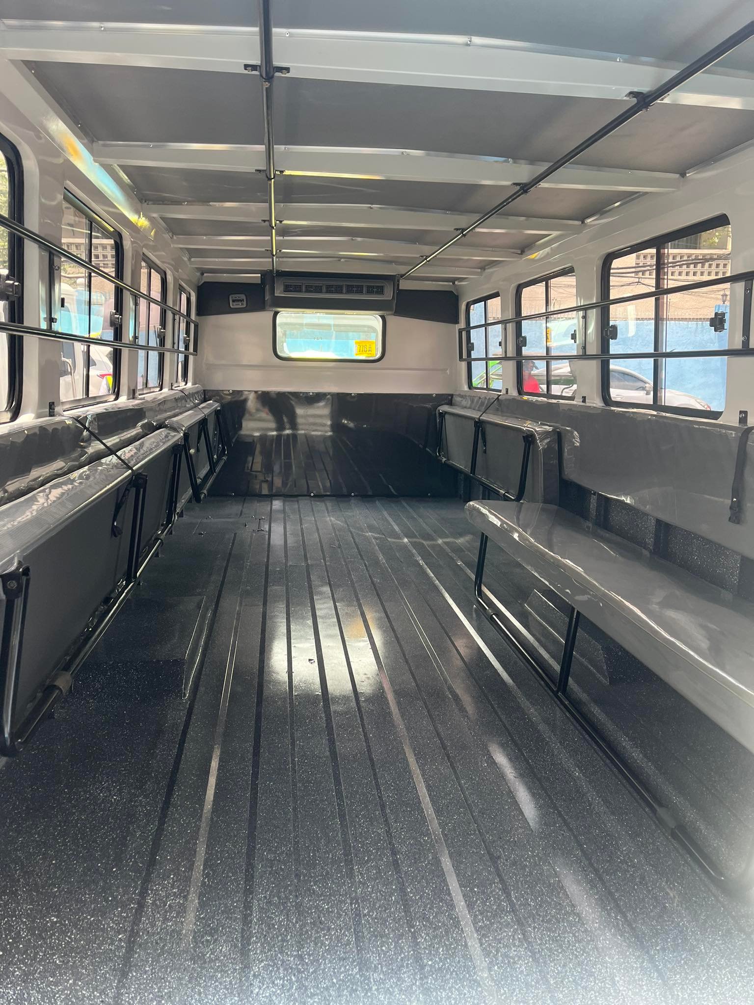 Isuzu NLR77 H Non-Tilt With Passenger Van Body – field view