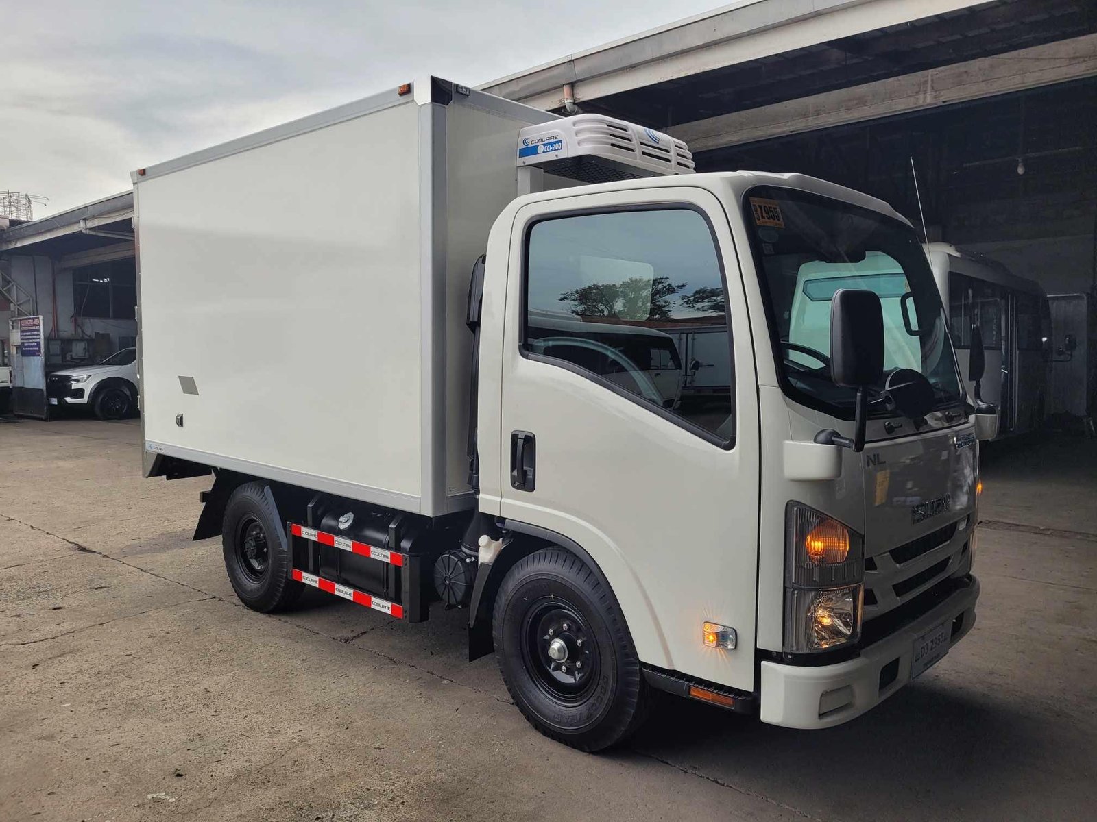 Isuzu NLR85E Chiller Van Body