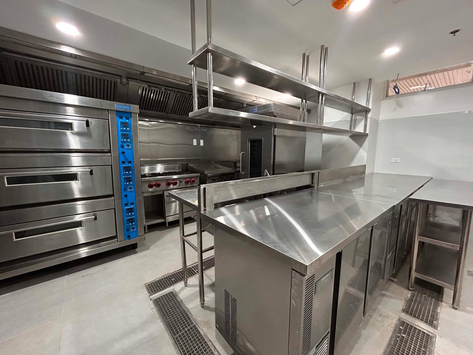 Various Kitchen Equipment